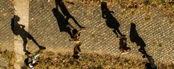 Students walking on a campus