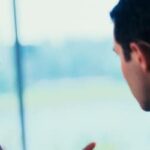 Academic advising: Image of an advisor and a student in conversation